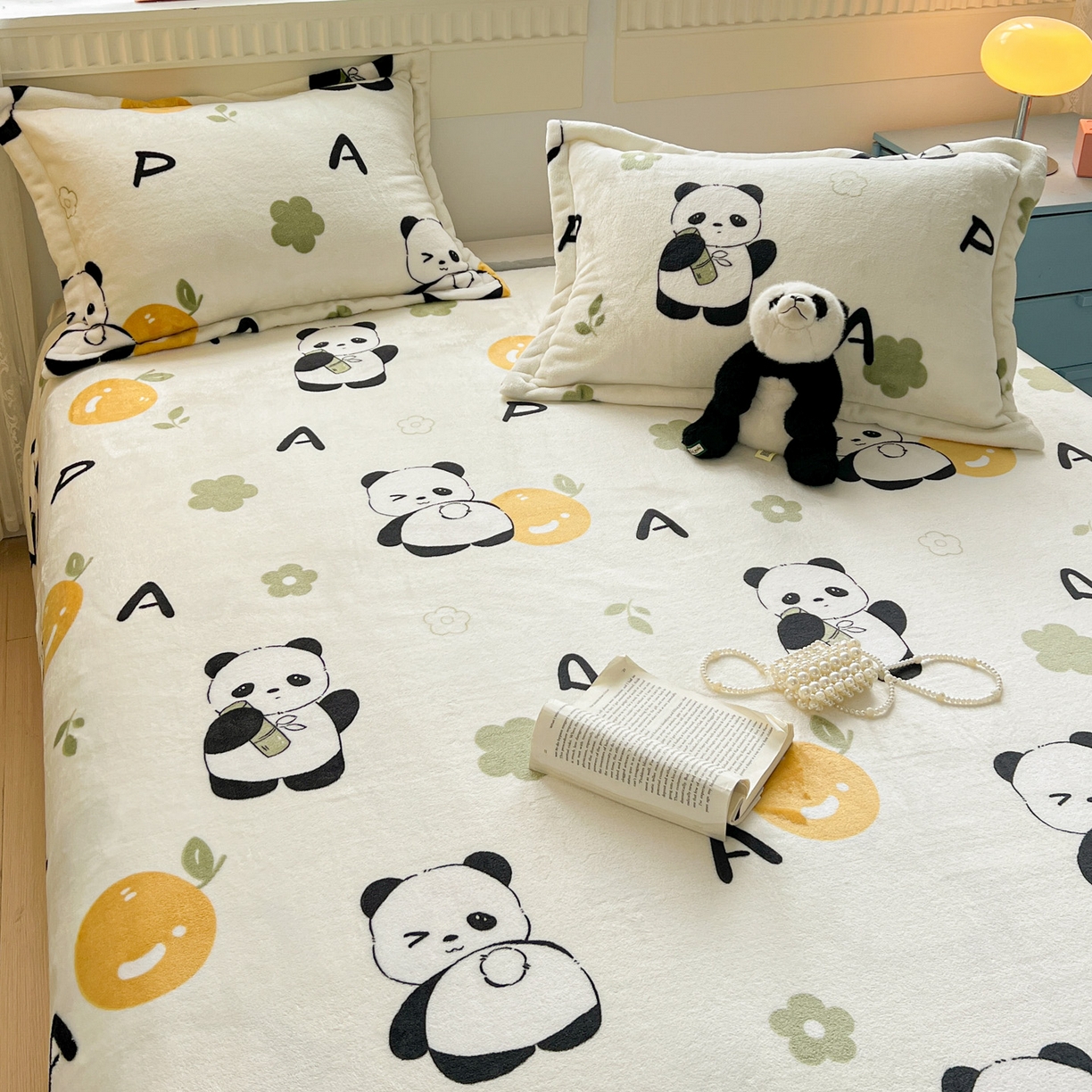 91家纺网 家纺一手货源 找家纺 启发 2025新款高克重双面牛奶绒印花系列床单三件套 小熊猫