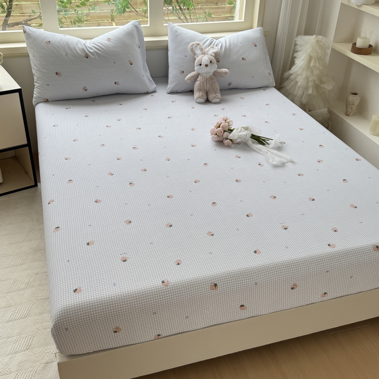 91家纺网 家纺一手货源 找家纺 叠派家纺 2025新款A类双层纱提花单品床笠系列 清新草莓