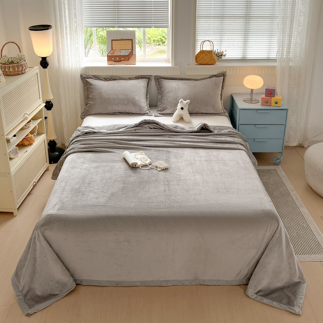 91家纺网 家纺一手货源 找家纺 启发 2025新款高克重双面牛奶绒印花系列床单三件套 银灰