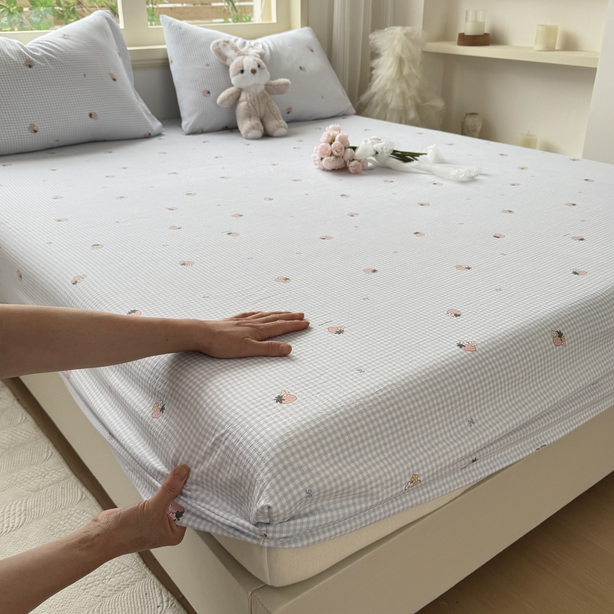 91家纺网 家纺一手货源 找家纺 叠派家纺 2025新款A类双层纱提花单品床笠系列 清新草莓