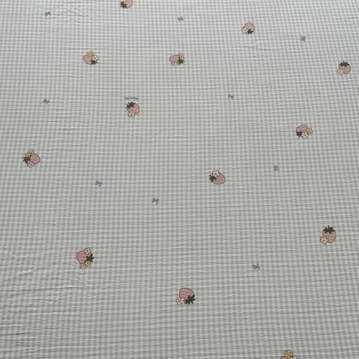 91家纺网 家纺一手货源 找家纺 叠派家纺 2025新款A类双层纱提花单品床笠系列 清新草莓