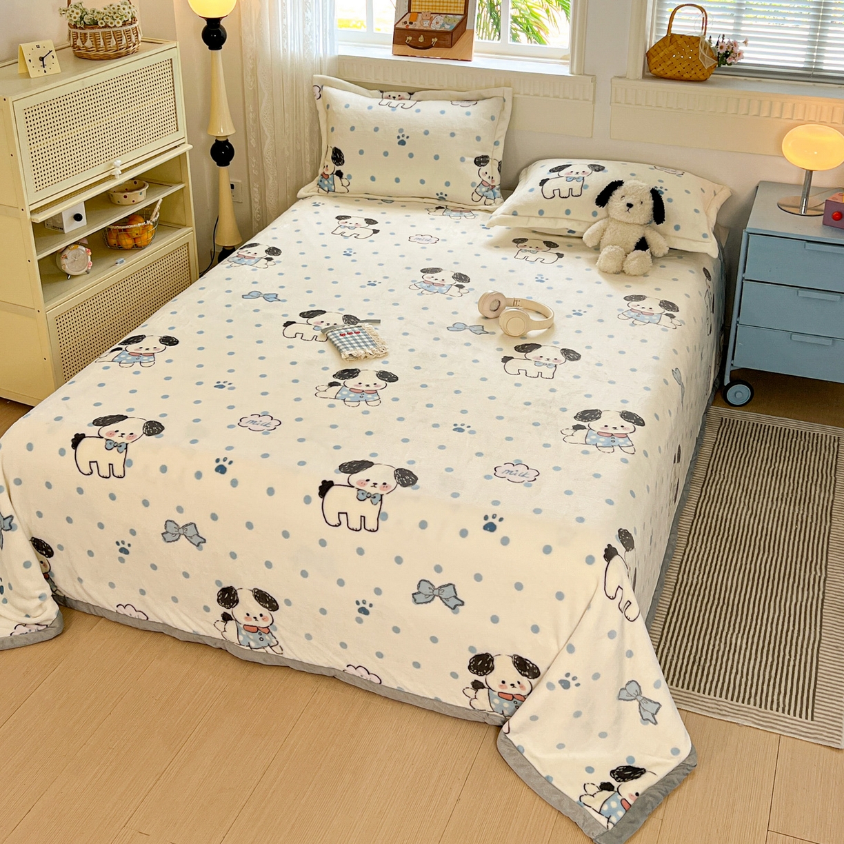 91家纺网 家纺一手货源 找家纺 启发 2025新款高克重双面牛奶绒印花系列床单三件套 圆点狗