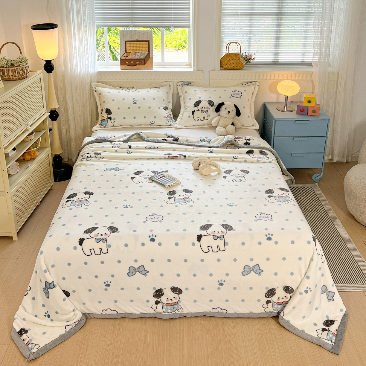 91家纺网 家纺一手货源 找家纺 启发 2025新款高克重双面牛奶绒印花系列床单三件套 圆点狗