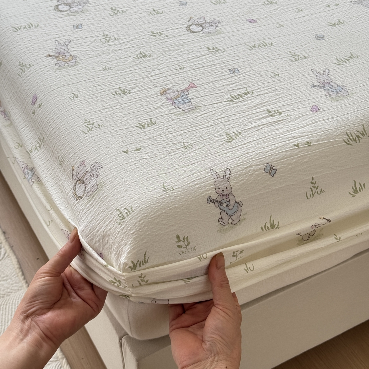 91家纺网 家纺一手货源 找家纺 叠派家纺 2025新款A类双层纱提花单品床笠系列 音乐小兔