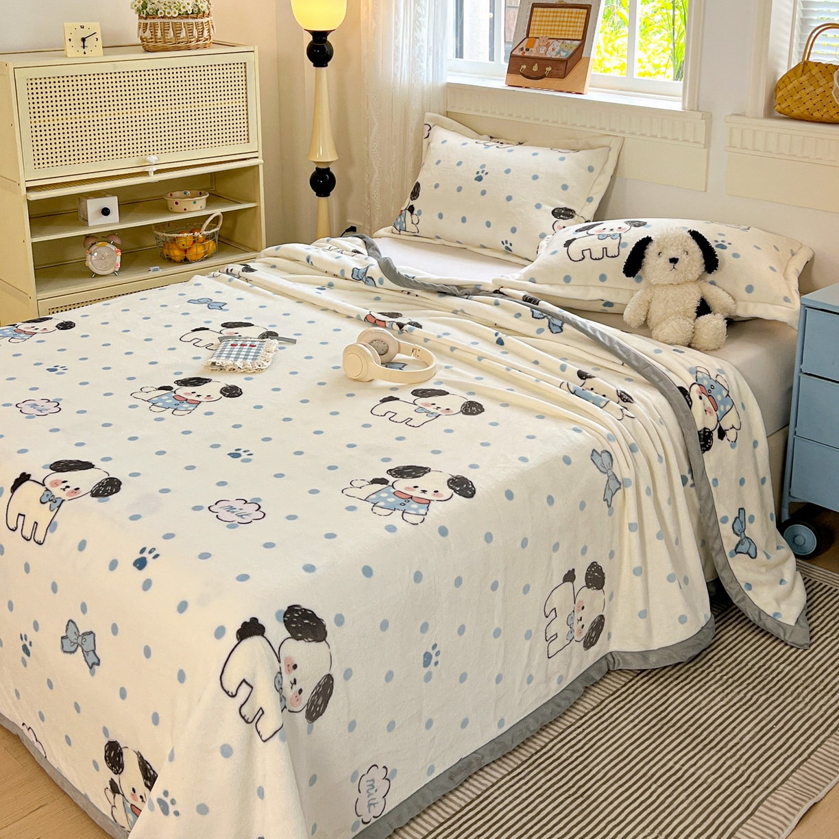 91家纺网 家纺一手货源 找家纺 启发 2025新款高克重双面牛奶绒印花系列床单三件套 圆点狗