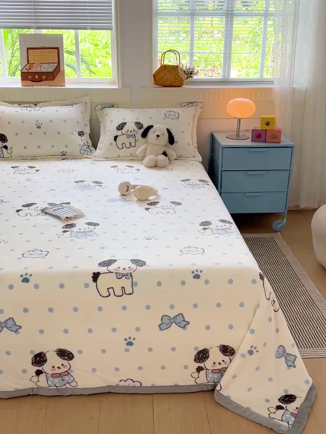 91家纺网 家纺一手货源 找家纺 启发 2025新款高克重双面牛奶绒印花系列床单三件套 圆点狗