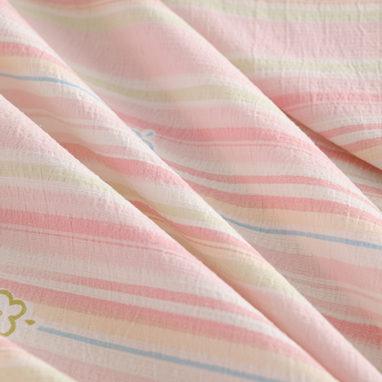 91家纺网 家纺一手货源 找家纺 叠派家纺 2025新款A类双层纱提花单品床笠系列 粉黛爱心