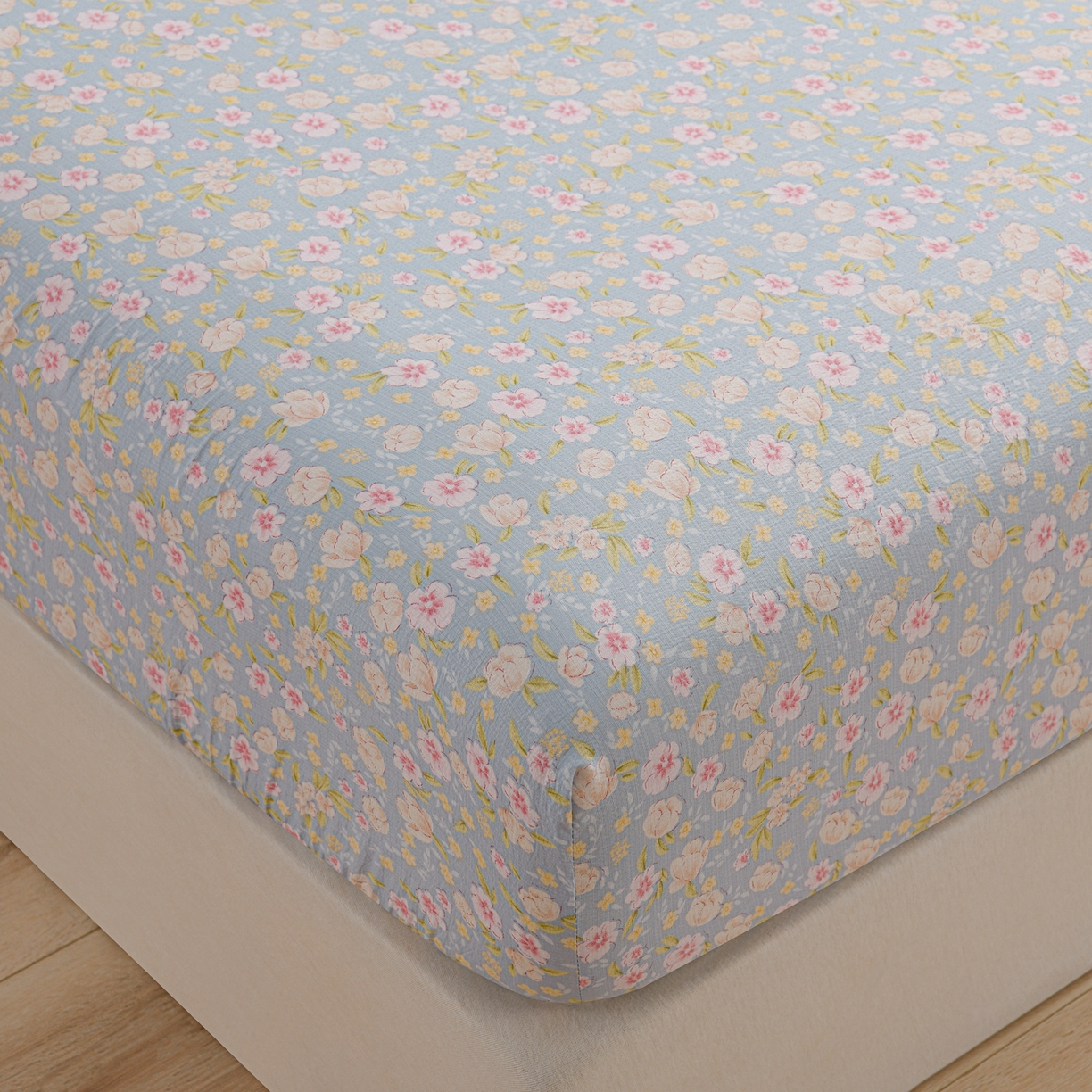 91家纺网 家纺一手货源 找家纺 叠派家纺 2025新款A类双层纱提花单品床笠系列 花与春约