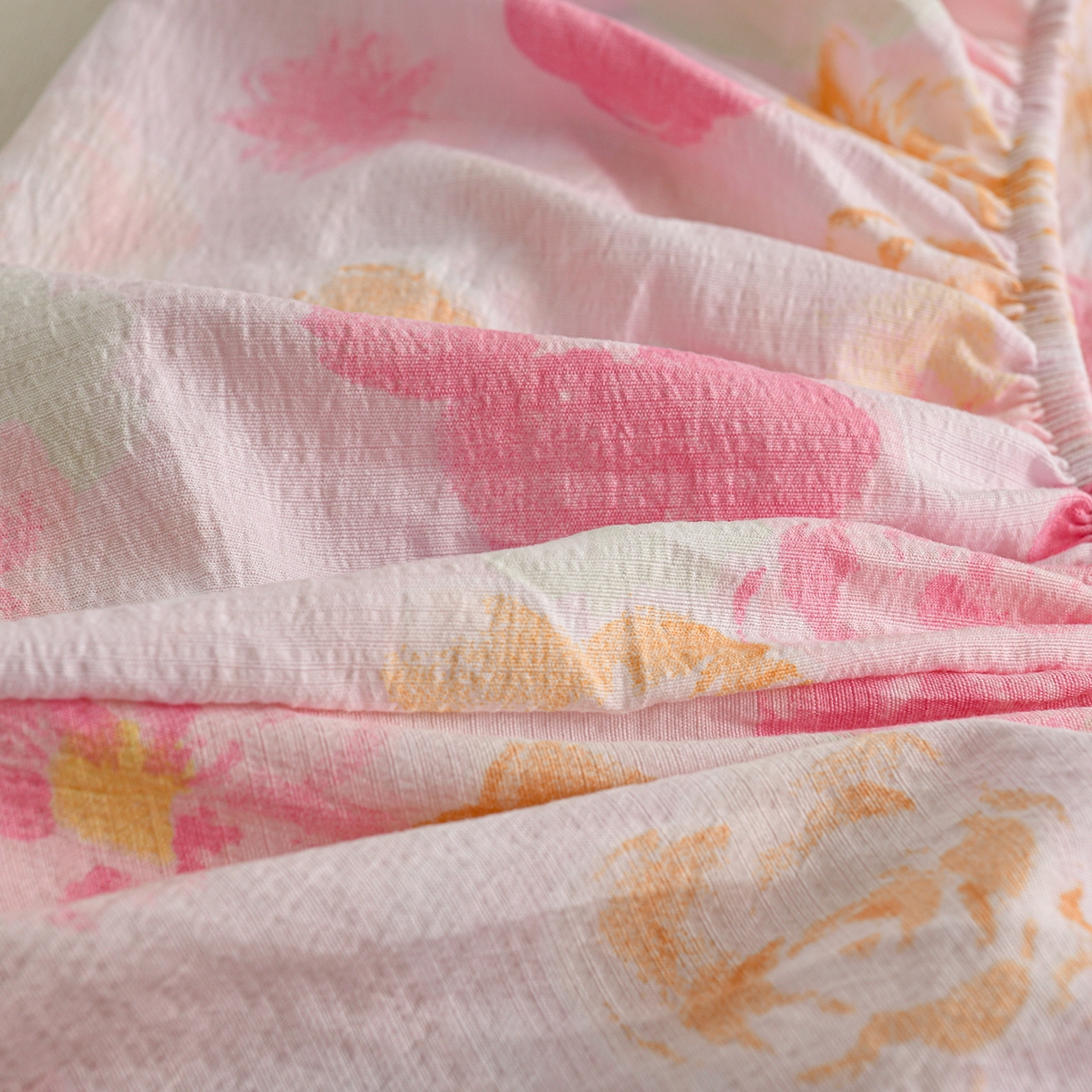 91家纺网 家纺一手货源 找家纺 叠派家纺 2025新款A类双层纱提花单品床笠系列 雾都玫瑰