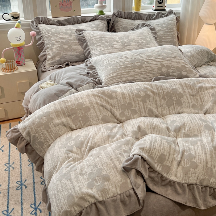 91家纺网 家纺一手货源 找家纺 （总）品乐家纺 2025秋冬新款韩版公主风5D立体雕花牛奶绒四件套