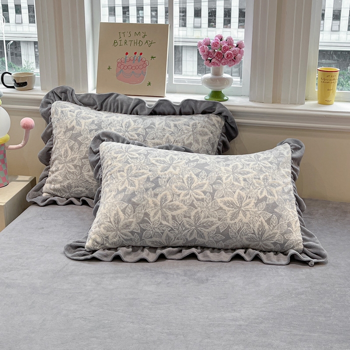 91家纺网 家纺一手货源 找家纺 （总）品乐家纺 2025秋冬新款韩版公主风5D立体雕花牛奶绒四件套