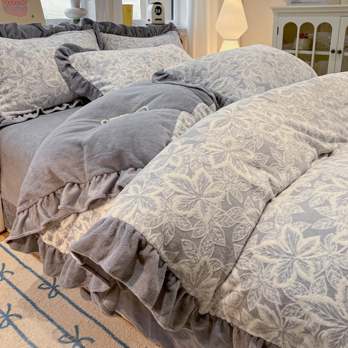 91家纺网 家纺一手货源 找家纺 （总）品乐家纺 2025秋冬新款韩版公主风5D立体雕花牛奶绒四件套