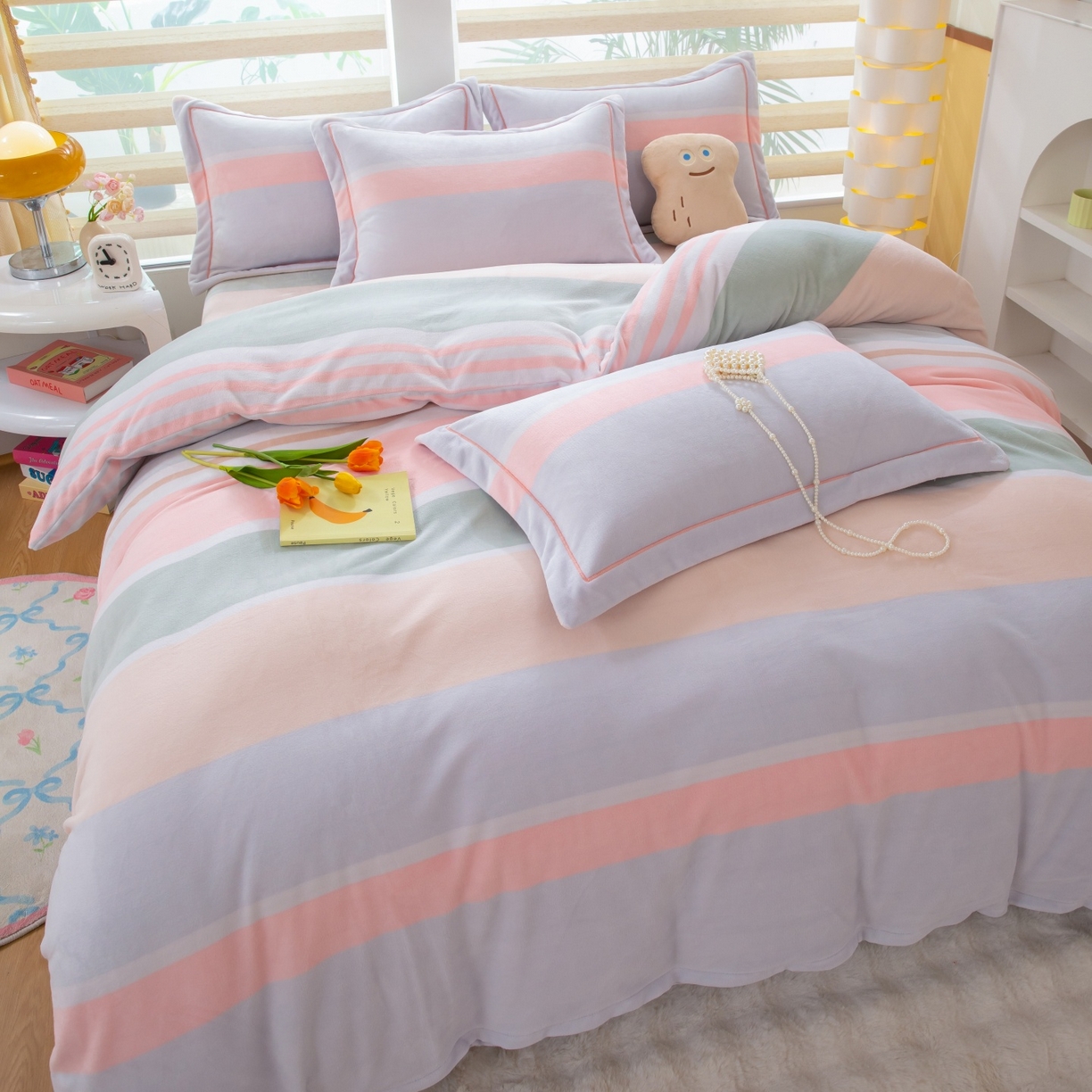 91家纺网 家纺一手货源 找家纺 优姿家纺 2025新款加厚全消光牛奶绒印花四件套 精彩世界