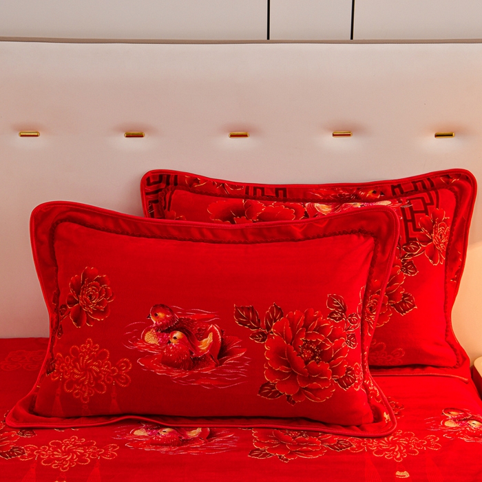 91家纺网 家纺一手货源 找家纺 2025新款加厚直播爆款牛奶绒被套金貂法莱绒单品被套喜结良缘