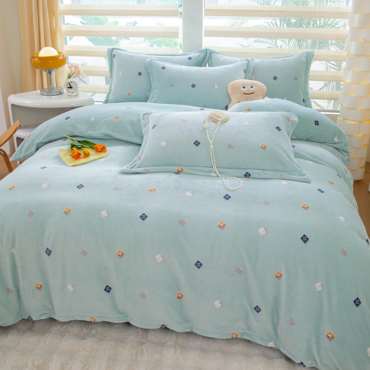 91家纺网 家纺一手货源 找家纺 优姿家纺 2025新款加厚全消光牛奶绒印花四件套 怦然心动-绿