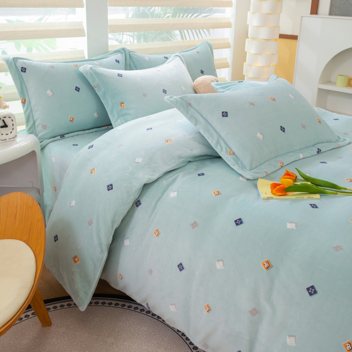 91家纺网 家纺一手货源 找家纺 优姿家纺 2025新款加厚全消光牛奶绒印花四件套 怦然心动-绿