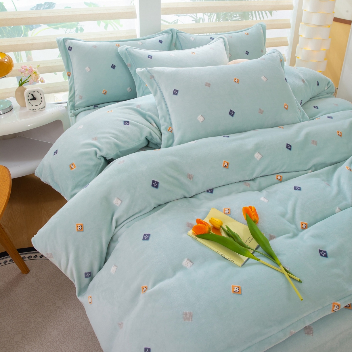 91家纺网 家纺一手货源 找家纺 优姿家纺 2025新款加厚全消光牛奶绒印花四件套 怦然心动-绿