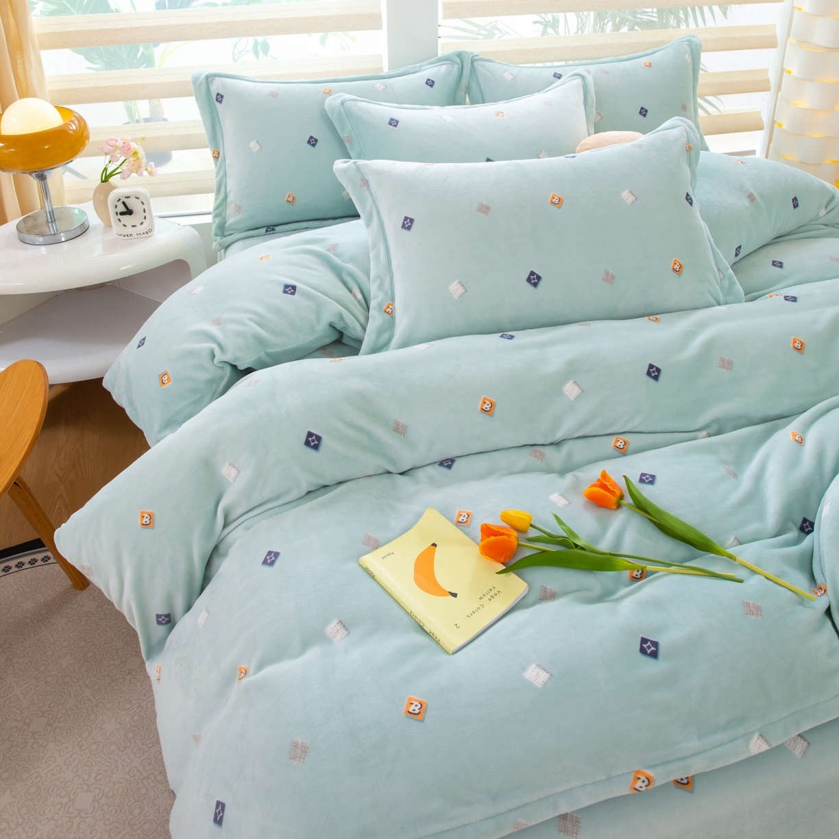 91家纺网 家纺一手货源 找家纺 优姿家纺 2025新款加厚全消光牛奶绒印花四件套 怦然心动-绿