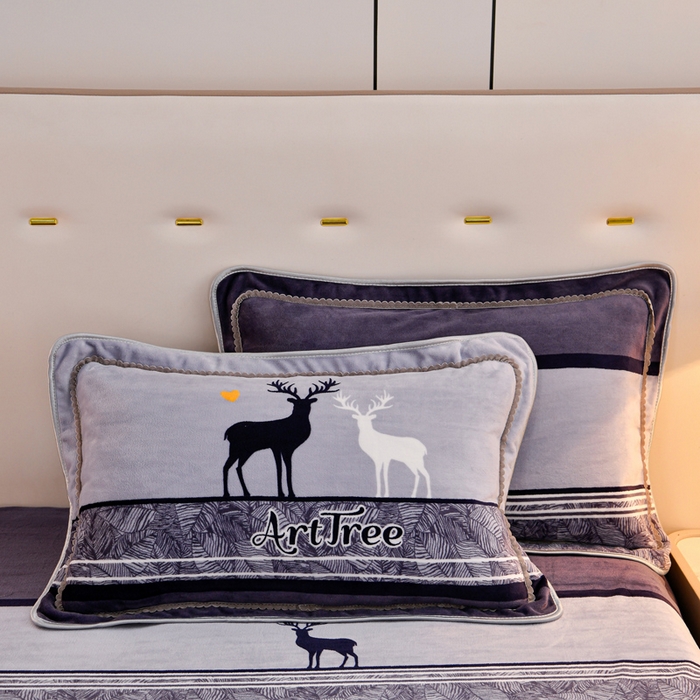 91家纺网 家纺一手货源 找家纺 2025新款加厚直播爆款牛奶绒被套金貂法莱绒单品被套一鹿有你