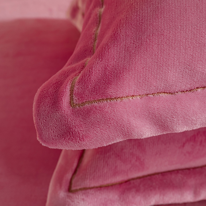 91家纺网 家纺一手货源 找家纺 优姿家纺 2025新款加厚全消光牛奶绒印花四件套 少女粉