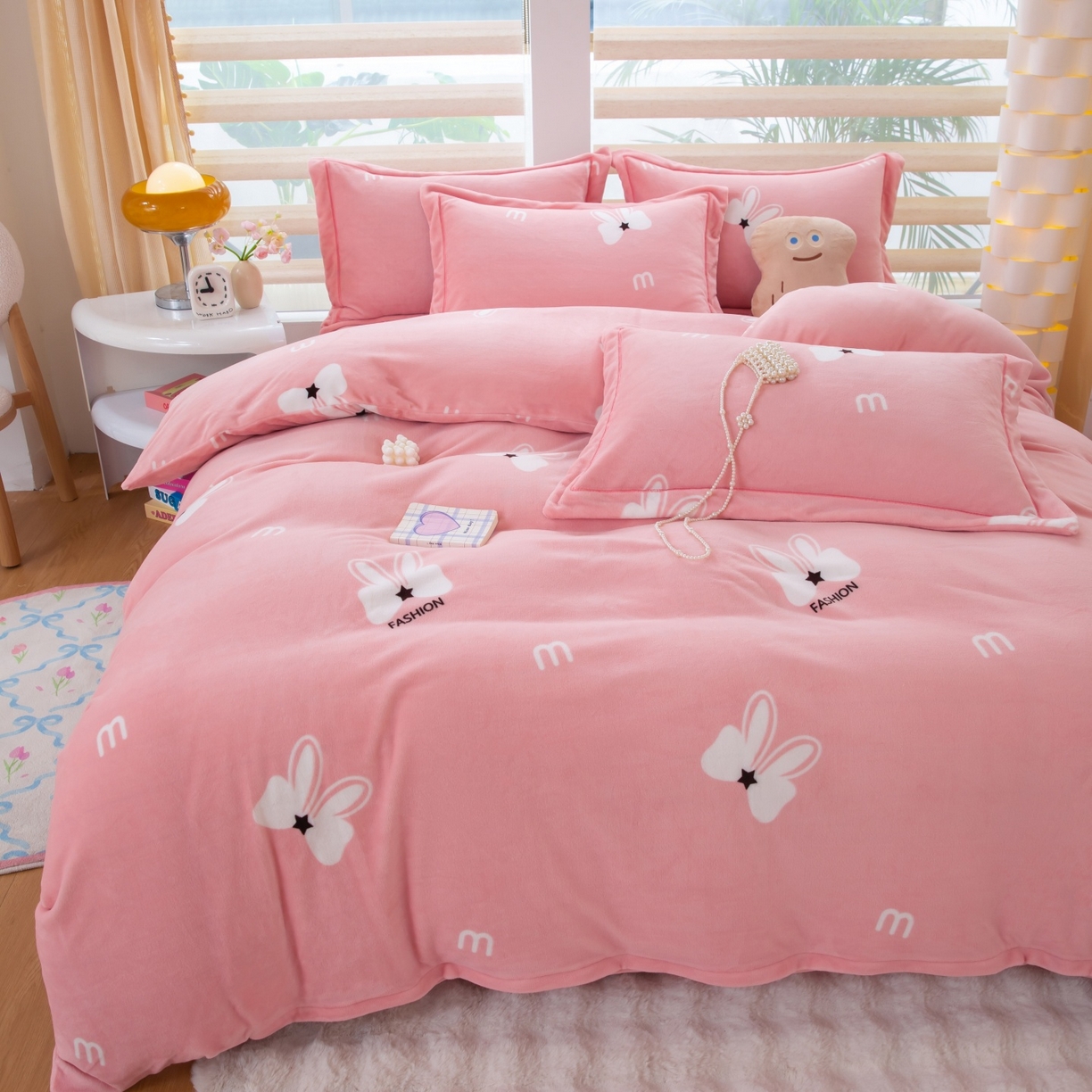 91家纺网 家纺一手货源 找家纺 优姿家纺 2025新款加厚全消光牛奶绒印花四件套 绅士范