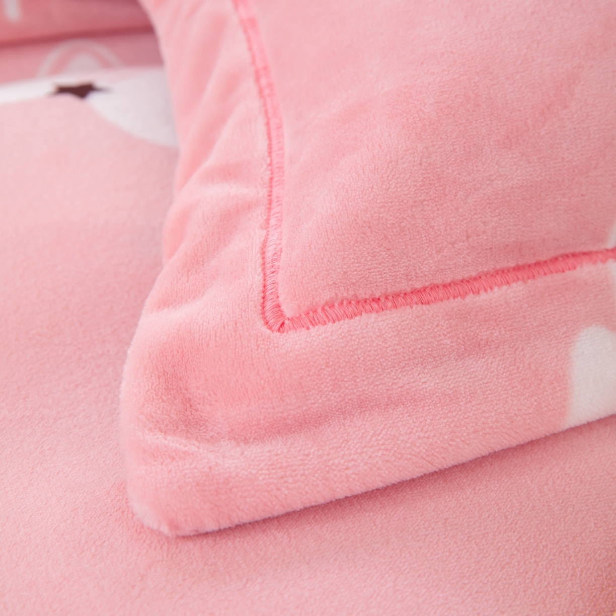 91家纺网 家纺一手货源 找家纺 优姿家纺 2025新款加厚全消光牛奶绒印花四件套 绅士范