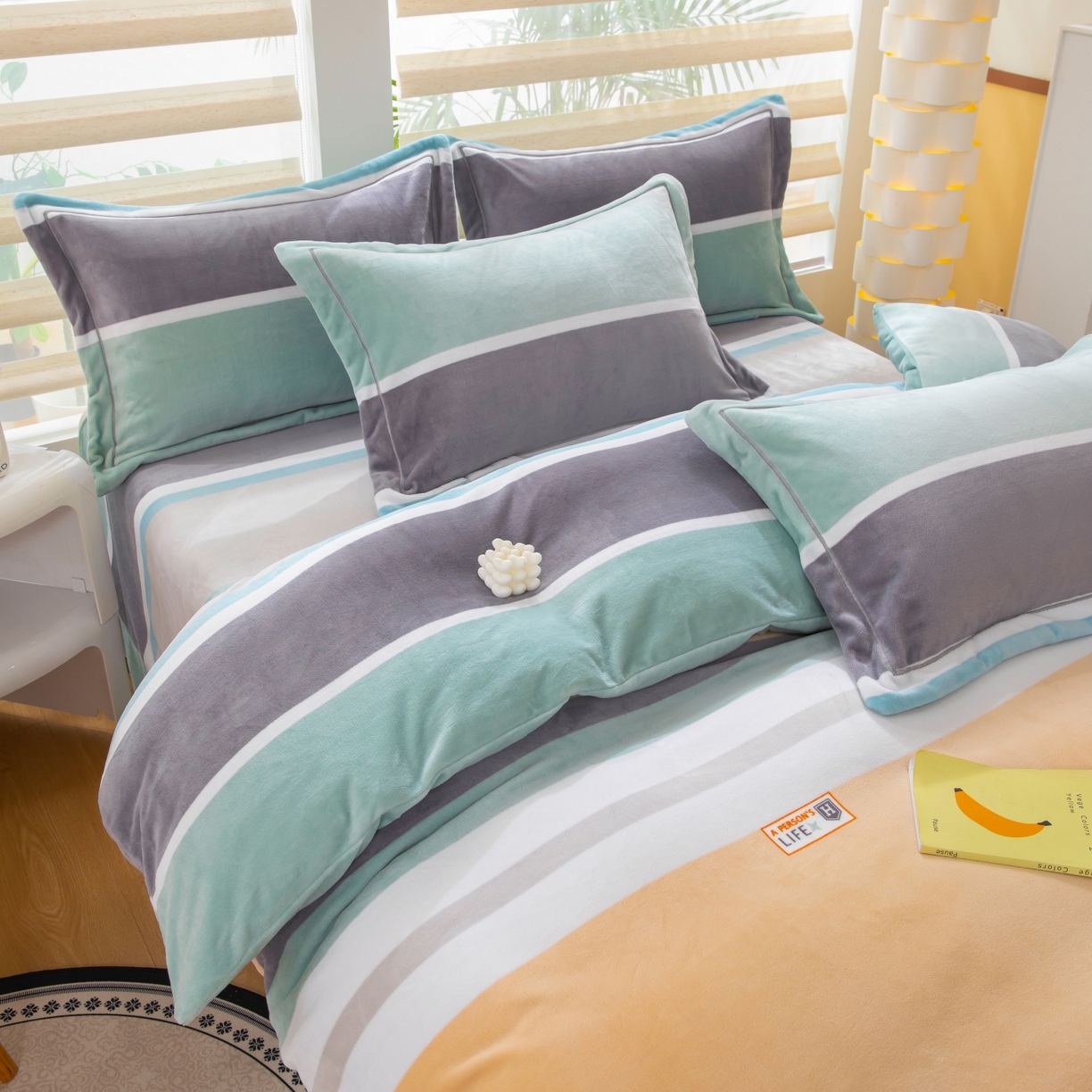 91家纺网 家纺一手货源 找家纺 优姿家纺 2025新款加厚全消光牛奶绒印花四件套 时光旅行