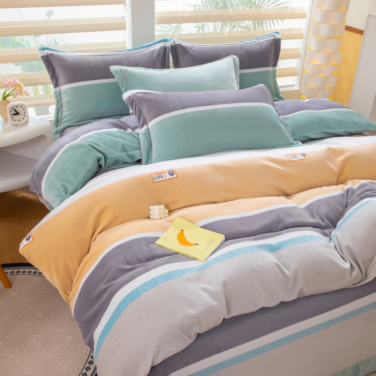 91家纺网 家纺一手货源 找家纺 优姿家纺 2025新款加厚全消光牛奶绒印花四件套 时光旅行