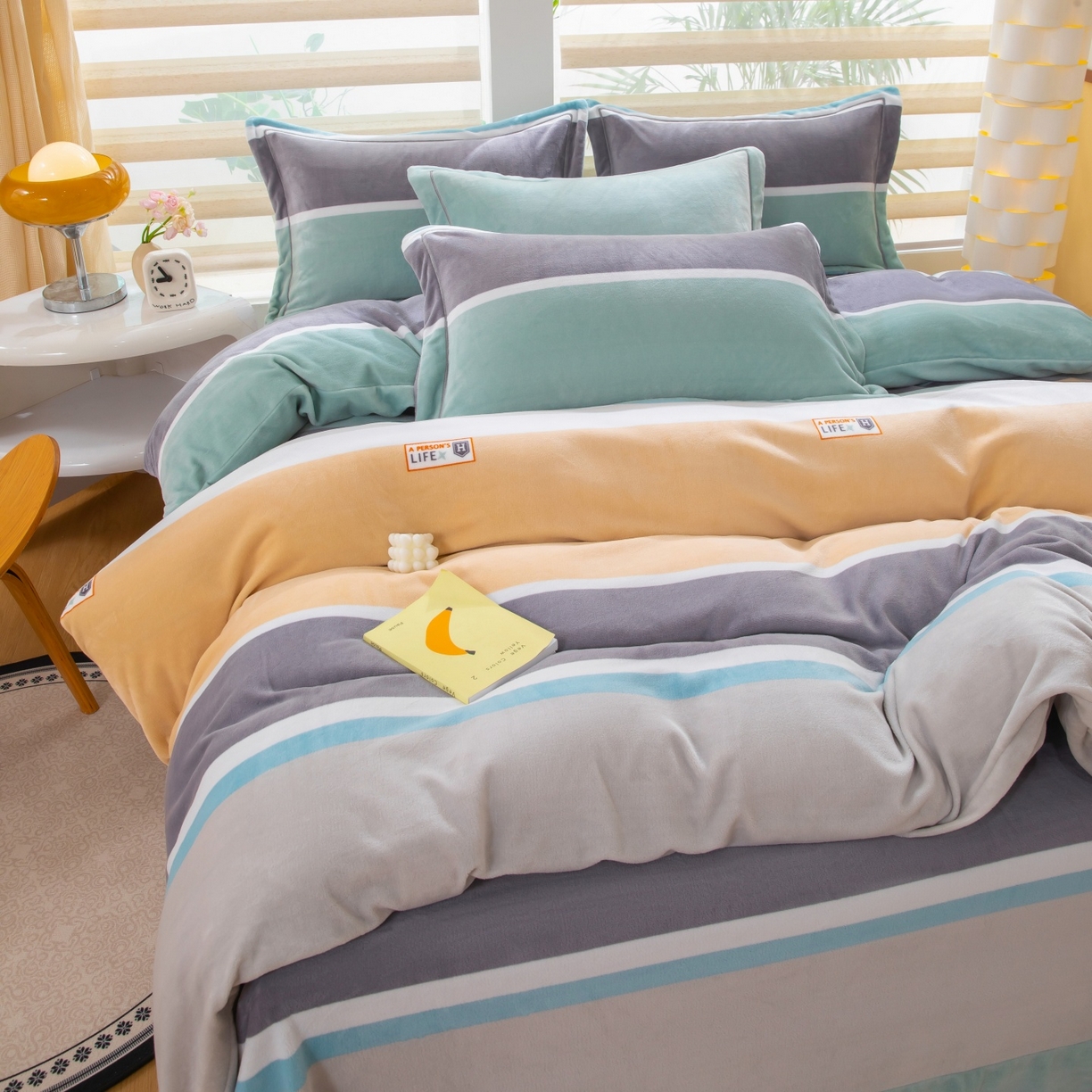 91家纺网 家纺一手货源 找家纺 优姿家纺 2025新款加厚全消光牛奶绒印花四件套 时光旅行