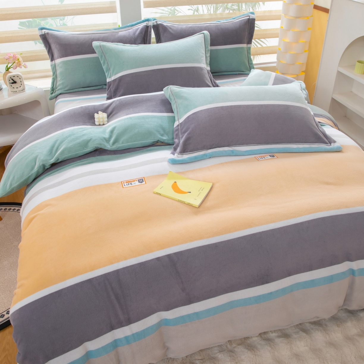 91家纺网 家纺一手货源 找家纺 优姿家纺 2025新款加厚全消光牛奶绒印花四件套 时光旅行