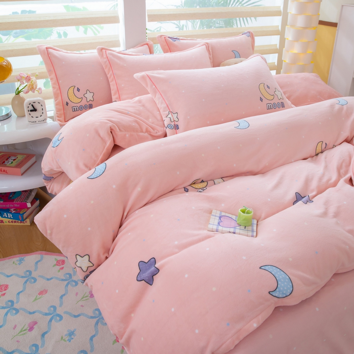 91家纺网 家纺一手货源 找家纺 优姿家纺 2025新款加厚全消光牛奶绒印花四件套 午夜星空