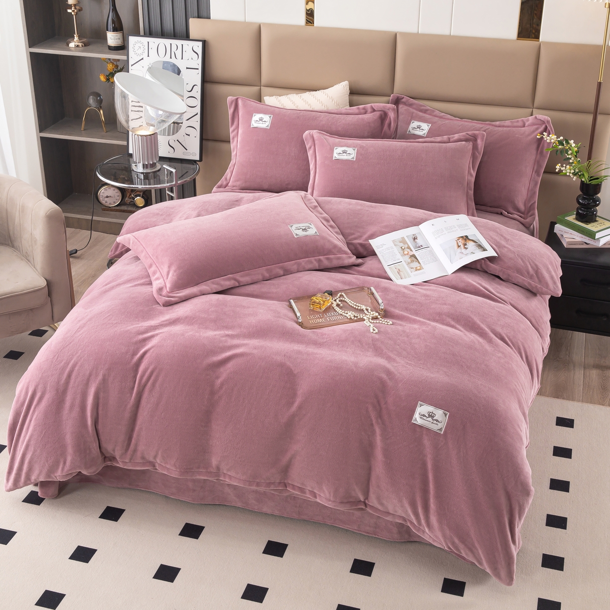 91家纺网 家纺一手货源 找家纺 优姿家纺 2025新款加厚全消光牛奶绒印花四件套 香芋紫