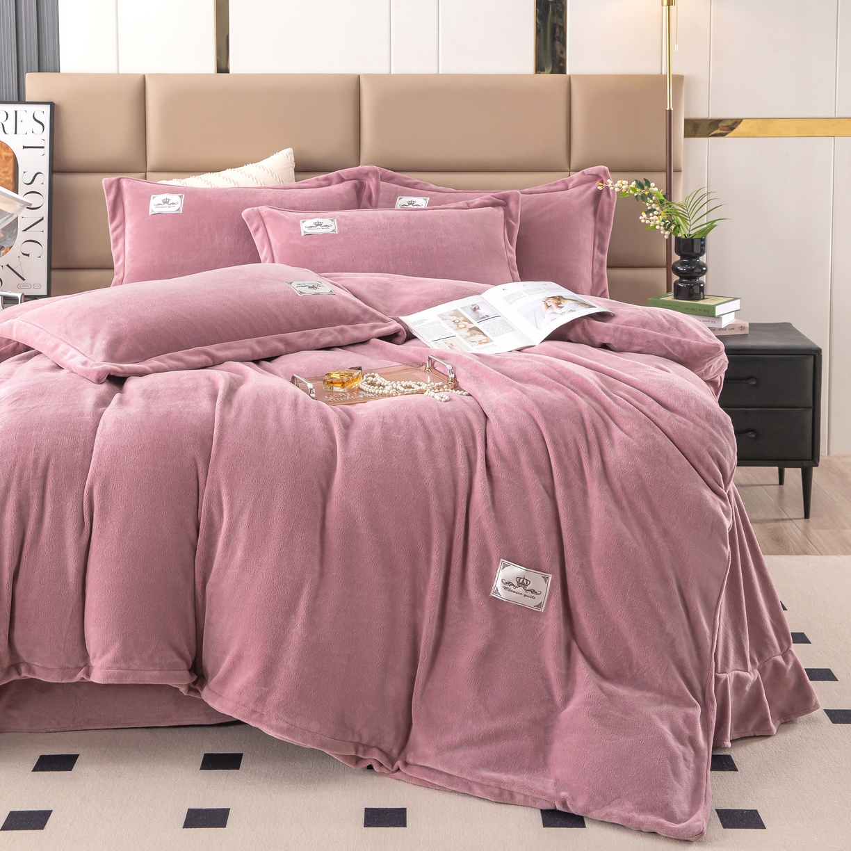 91家纺网 家纺一手货源 找家纺 优姿家纺 2025新款加厚全消光牛奶绒印花四件套 香芋紫