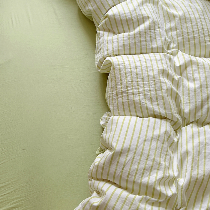 91家纺网 家纺一手货源 找家纺 韩秀家纺 2025新款水洗棉毛巾绣云朵棉四件套 蛋糕派对青条青