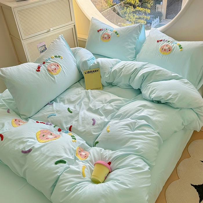 91家纺网 家纺一手货源 找家纺 （总）韩秀家纺120克云朵棉毛巾绣四件套双层纱糯糯棉床笠水洗棉绣花四件套