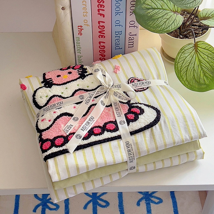 91家纺网 家纺一手货源 找家纺 韩秀家纺 2025新款水洗棉毛巾绣云朵棉四件套 蛋糕派对青条青