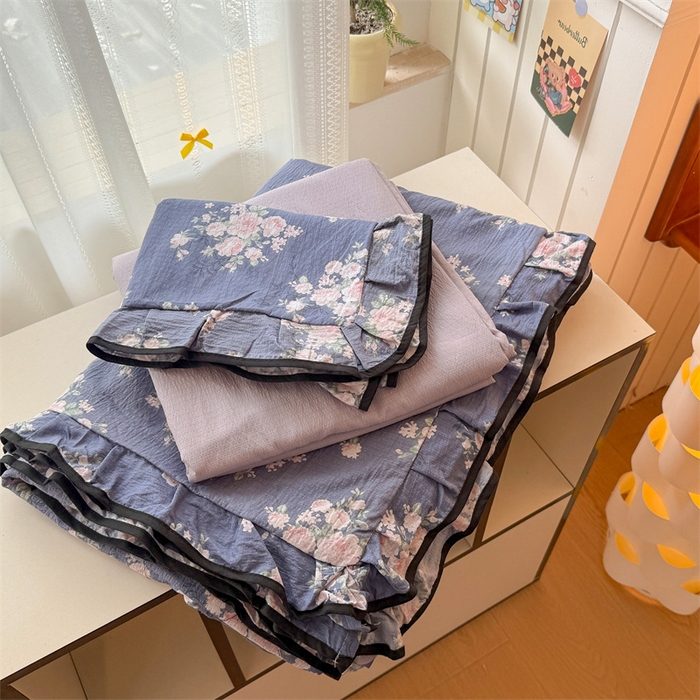 91家纺网 家纺一手货源 找家纺 （总）艾特你 爆款-2025新款云感皱皱双层纱黑色包边四件套花边学生宿舍三件套针织棉