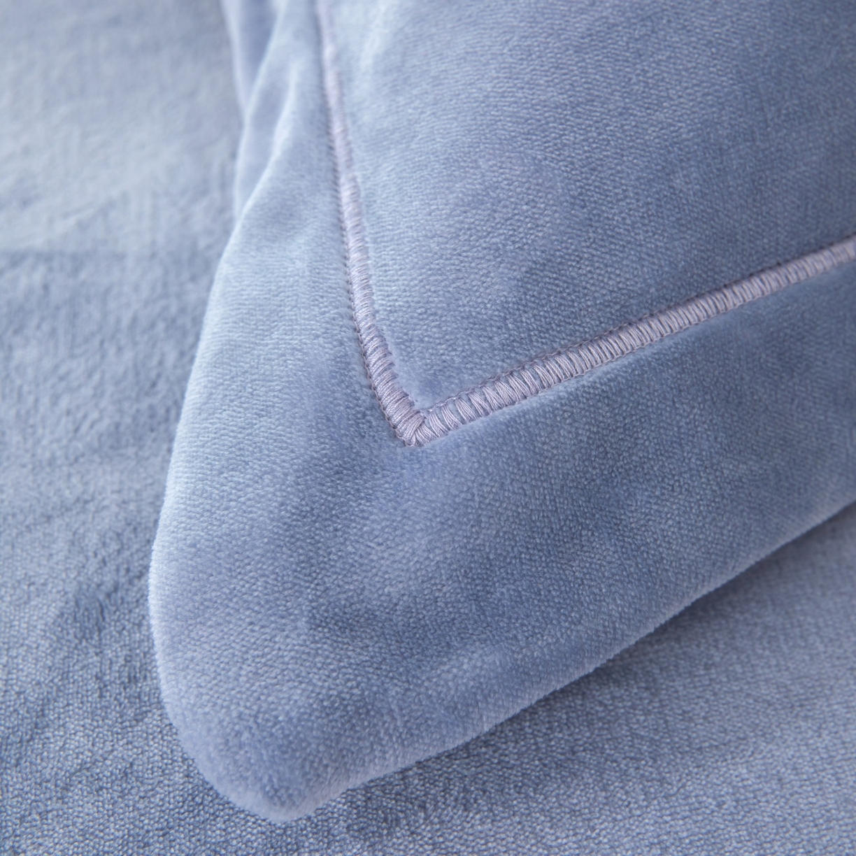 91家纺网 家纺一手货源 找家纺 优姿家纺 2025新款加厚全消光牛奶绒印花四件套 心情爱恋