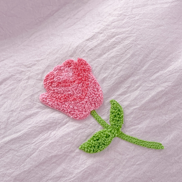 91家纺网 家纺一手货源 找家纺 韩秀家纺 2025新款水洗棉毛巾绣云朵棉四件套 爱情玫瑰浅紫