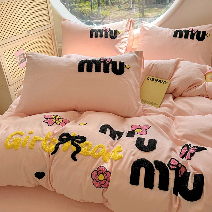 91家纺网 家纺一手货源 找家纺 韩秀家纺 2025新款水洗棉毛巾绣云朵棉四件套 mini蝴蝶结-浅玉