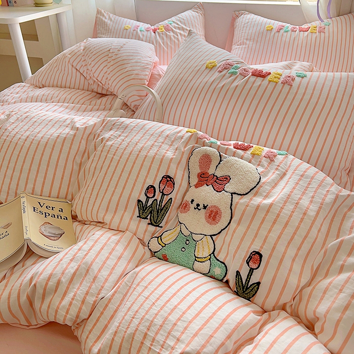 91家纺网 家纺一手货源 找家纺 韩秀家纺 2025新款水洗棉毛巾绣云朵棉四件套 可爱兔云粉色