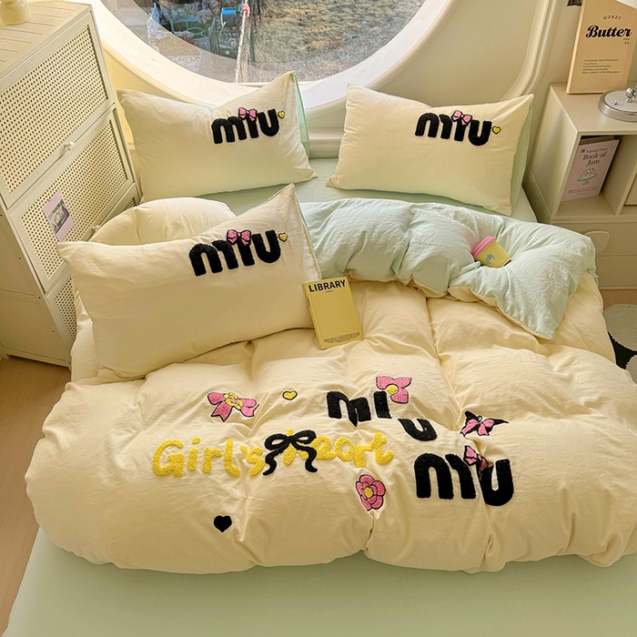 91家纺网 家纺一手货源 找家纺 韩秀家纺 2025新款水洗棉毛巾绣云朵棉四件套 mini蝴蝶结-米+浅绿