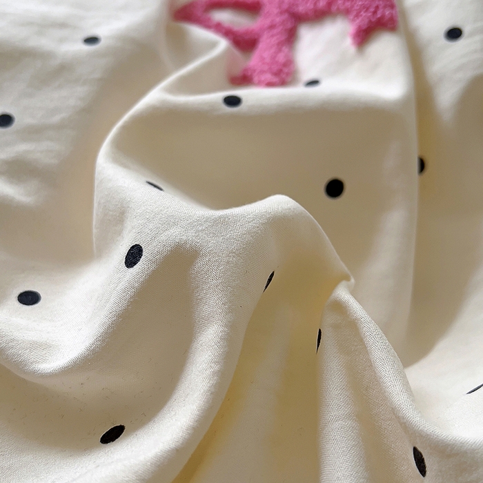 91家纺网 家纺一手货源 找家纺 韩秀家纺 2025新款水洗棉毛巾绣云朵棉四件套 萌趣猫咪波点