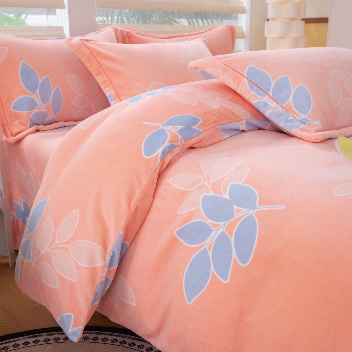 91家纺网 家纺一手货源 找家纺 优姿家纺 2025新款加厚全消光牛奶绒印花四件套 叶叶飘香