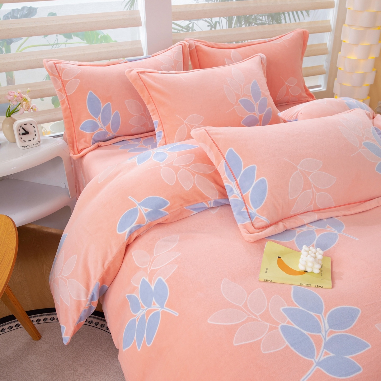 91家纺网 家纺一手货源 找家纺 优姿家纺 2025新款加厚全消光牛奶绒印花四件套 叶叶飘香