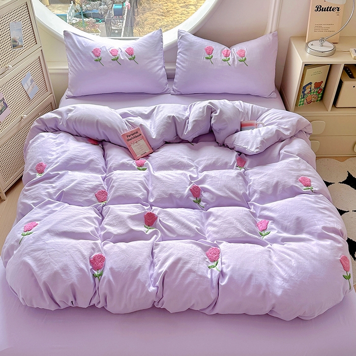 91家纺网 家纺一手货源 找家纺 韩秀家纺 2025新款水洗棉毛巾绣云朵棉四件套 爱情玫瑰浅紫