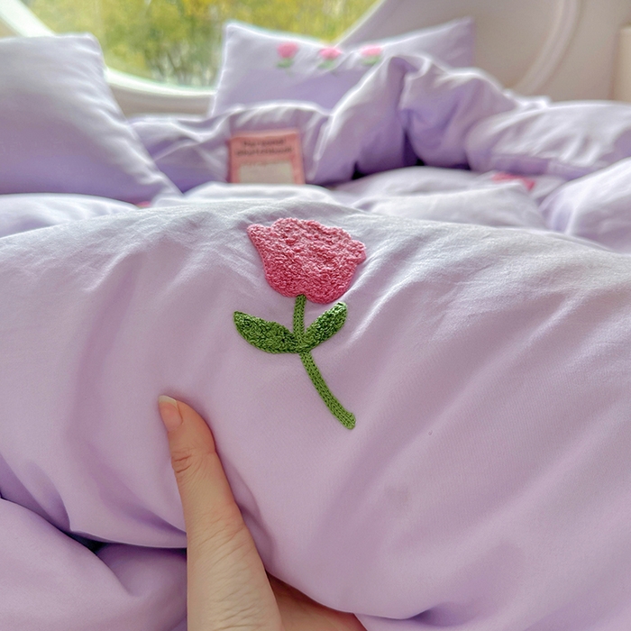 91家纺网 家纺一手货源 找家纺 韩秀家纺 2025新款水洗棉毛巾绣云朵棉四件套 爱情玫瑰浅紫