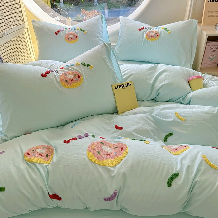 91家纺网 家纺一手货源 找家纺 韩秀家纺 2025新款水洗棉毛巾绣云朵棉四件套 甜甜圈-浅兰