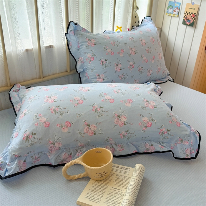 91家纺网 家纺一手货源 找家纺 艾特你 2025新款云感皱皱双层纱黑色包边四件套 黑边-蓝溪