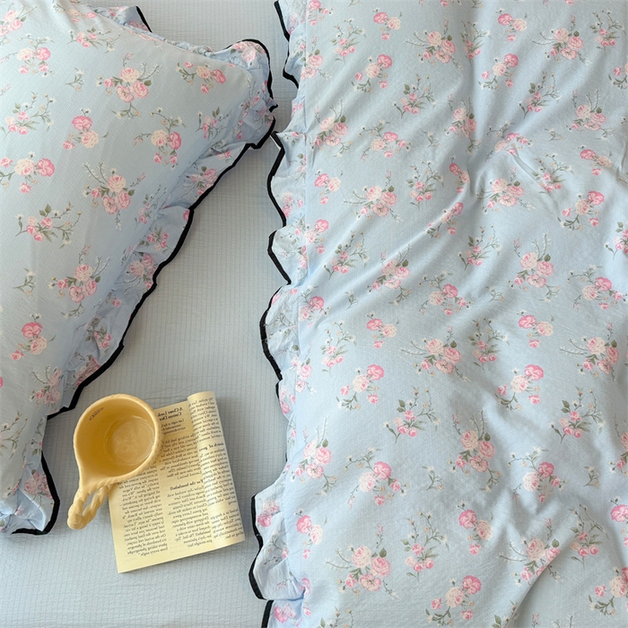 91家纺网 家纺一手货源 找家纺 艾特你 2025新款云感皱皱双层纱黑色包边四件套 黑边-蓝溪